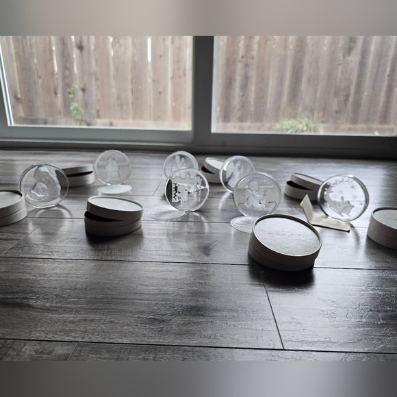 Danbury Mint Paper Weight Christmas Edition/Mothers Day - Picture 12 of 12